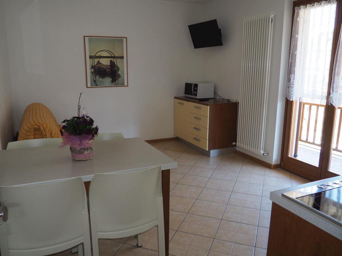 Residenza Arcobaleno Aparthotel Tenno Exteriör bild