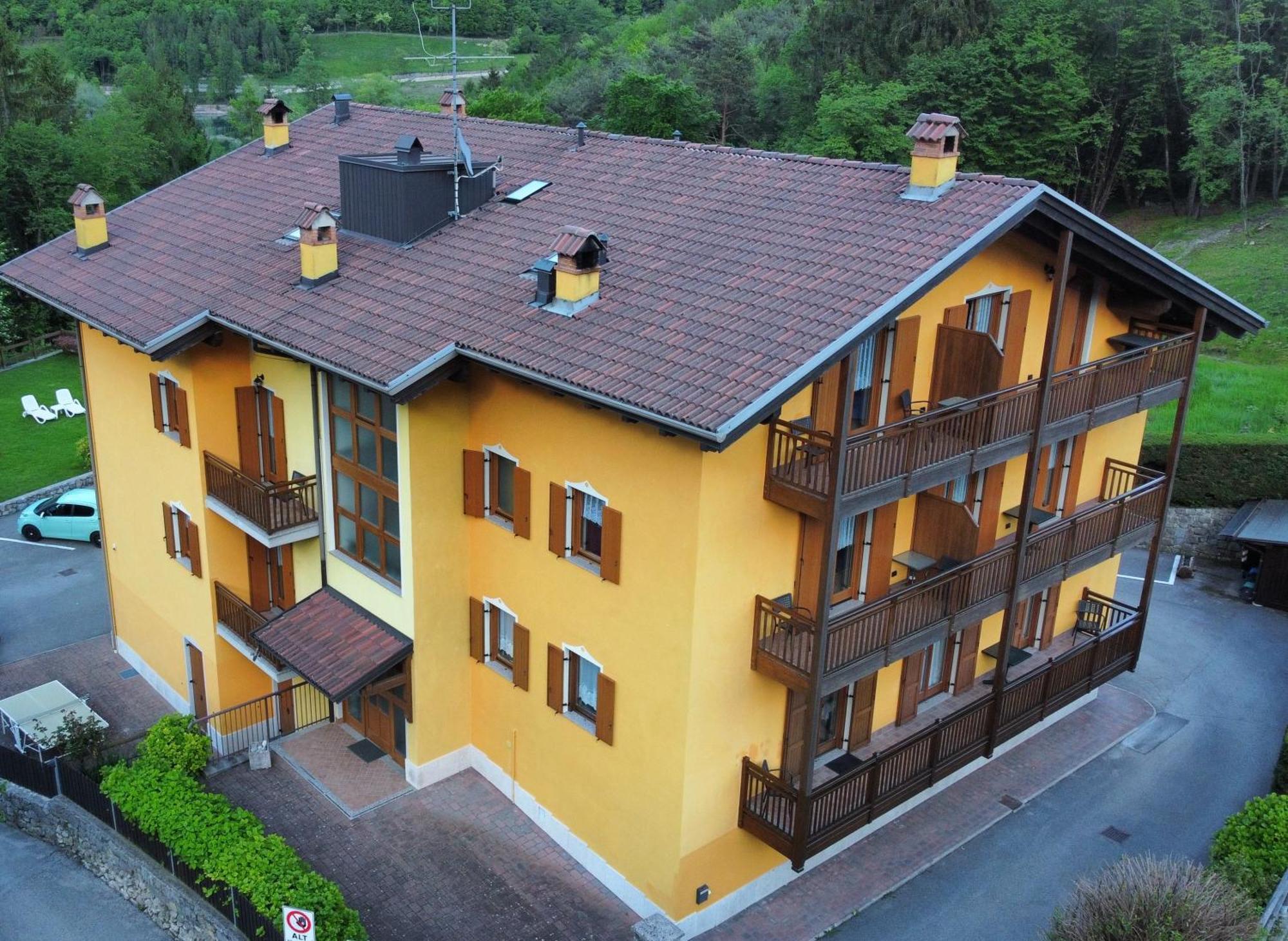Residenza Arcobaleno Aparthotel Tenno Exteriör bild